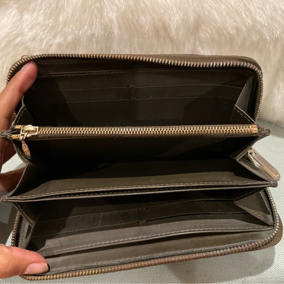 LV Vernis Long Zippy Wallet - Picture 4 of 12